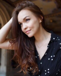 Nicci Claspell